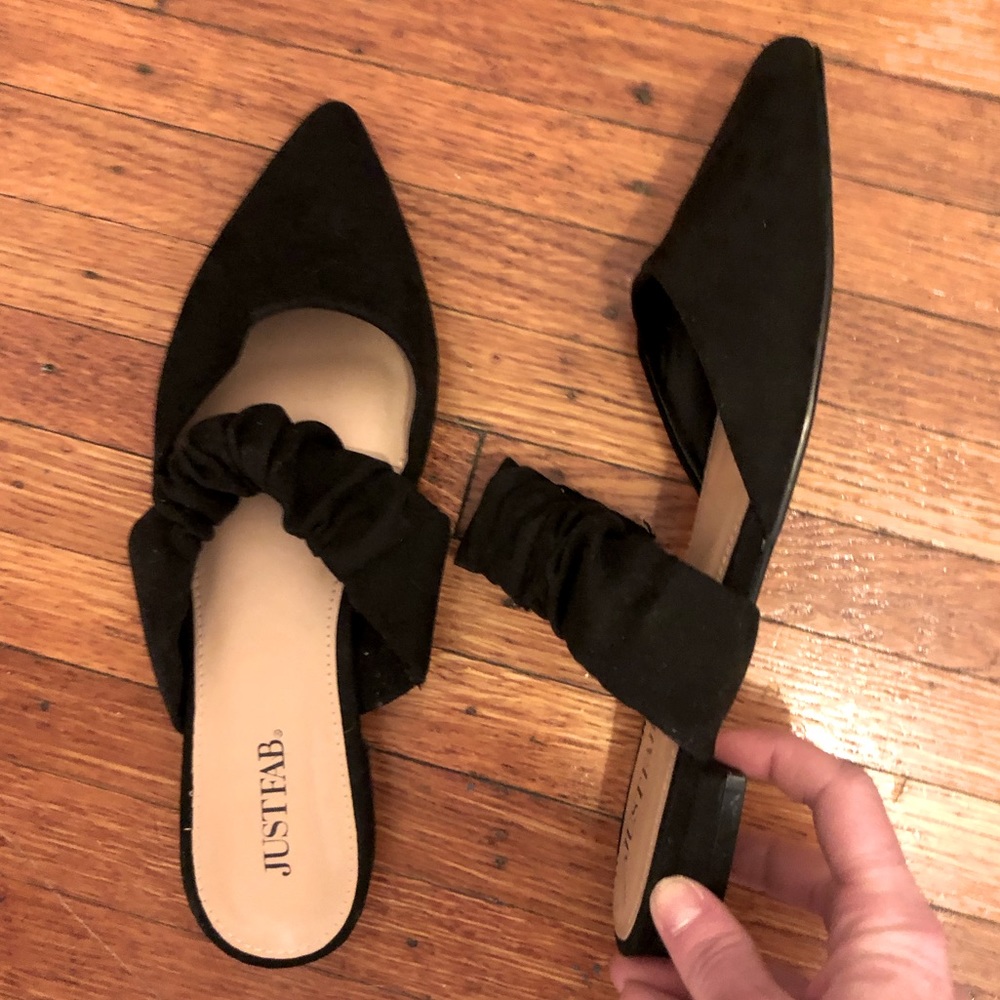 NWOT Black pointed toe mules size 6.5